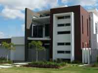 Residence - Royal Pines Resort = 4